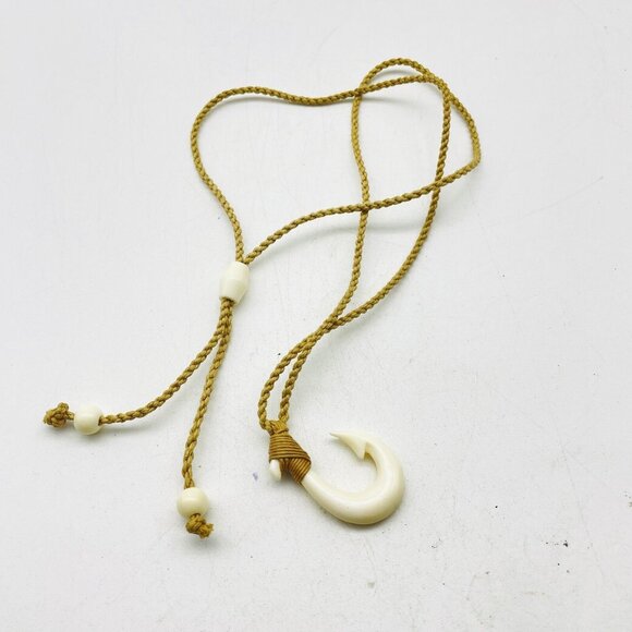 Vintage Polynesian Style Fish Hook Necklace with Cord - Picture 4 of 5